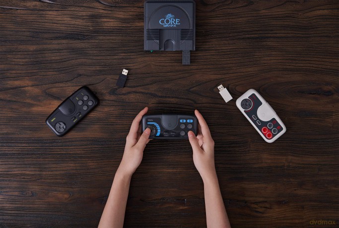 8BitDo - Wireless Gamepad (2.4G) - PCE Core
