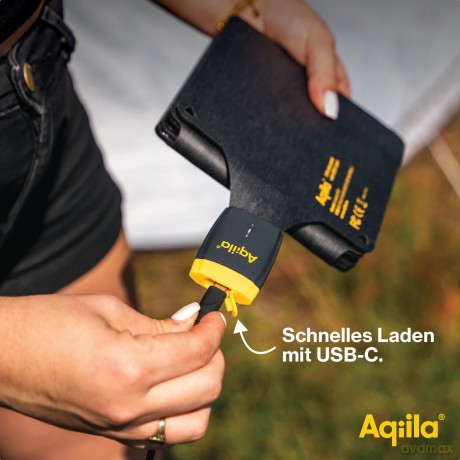 Aqiila - Sunbird P21 - Foldable solar charger with USB-C port