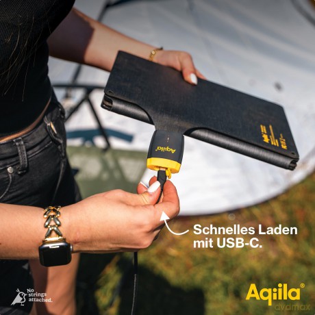 Aqiila - Sunbird P56 - Foldable solar charger with USB-C port
