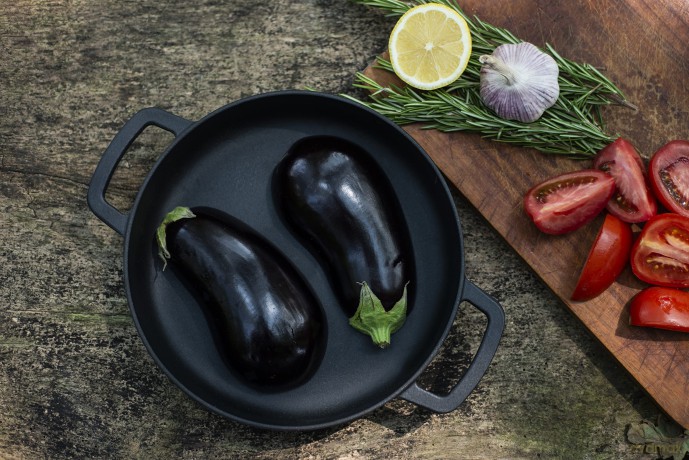 Combekk - Sous-Chef Double Handle Cast Iron Frying Pan, 24 cm