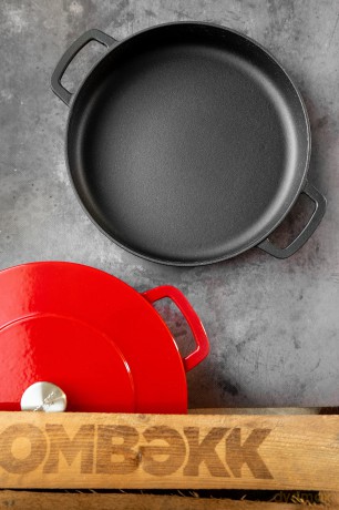 Combekk - Sous-Chef Double Handle Cast Iron Frying Pan, 24 cm