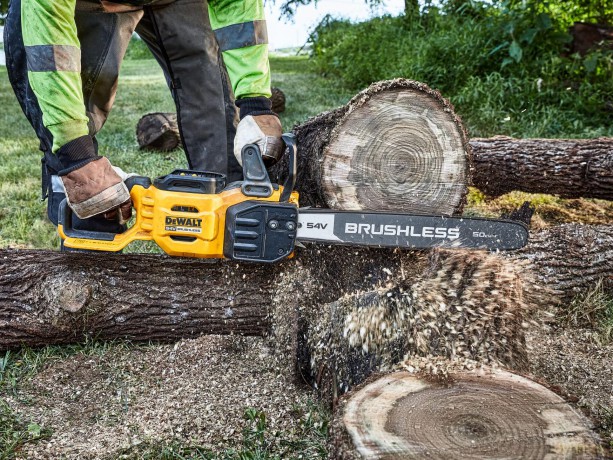 Dewalt 54V XR FLEXVOLT 50cm High Powered Chainsaw - Tool Only