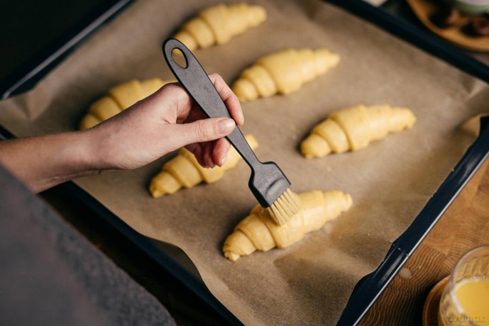 Fiskars - Essential Baking Brush