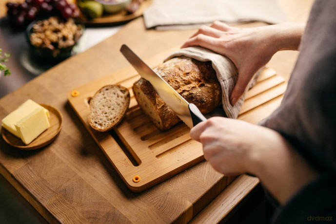 Fiskars - Essential Bread Knife - 23 cm