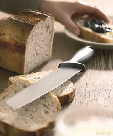 Fiskars - Essential Bread Knife - 23 cm