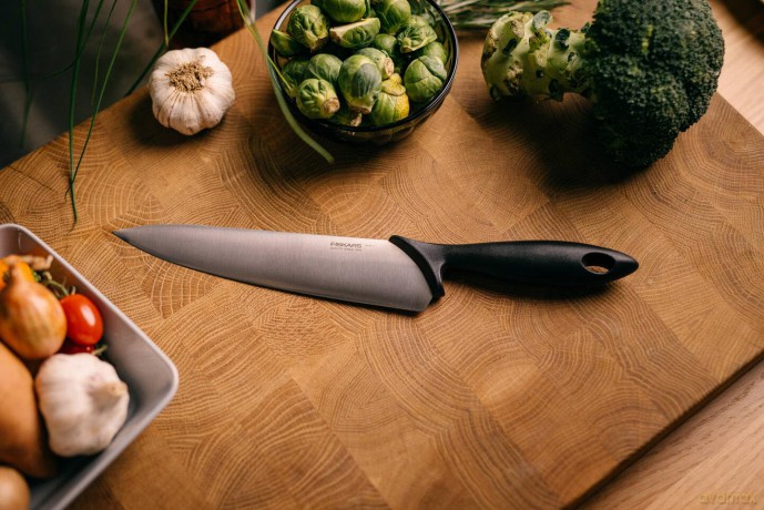 Fiskars - Essential Chef's Knife - 21 cm