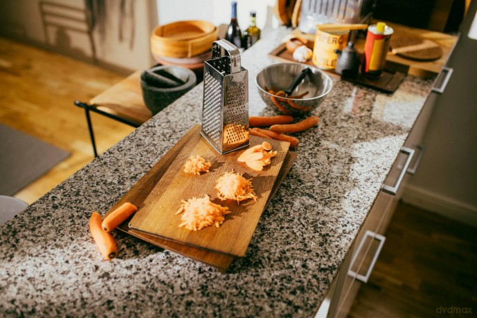 Fiskars - Essential Grater - 4 Sides