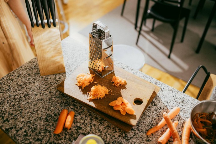 Fiskars - Essential Grater - 4 Sides