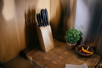 Fiskars - Essential Knife Block - with 5 Knives