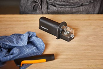 Fiskars - Essential Roll-Sharp Knife Sharpener