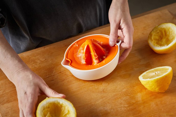 Fiskars - FunctionalForm Citrus Squeezer