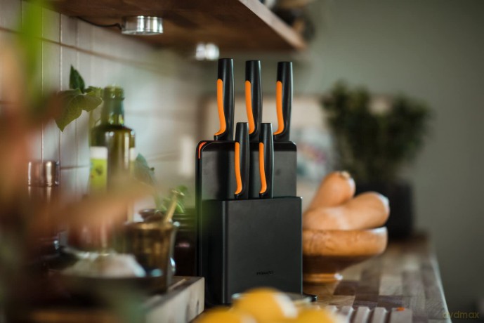 Fiskars - FunctionalForm Knife Block with 5 Knives - Black