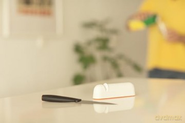 Fiskars - FunctionalForm Knife Sharpener - White