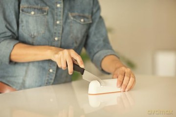 Fiskars - FunctionalForm Knife Sharpener - White