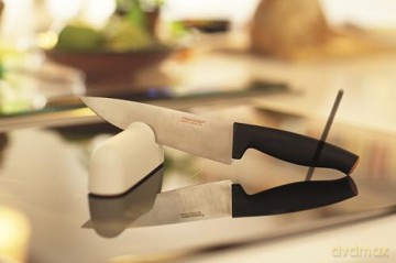 Fiskars - FunctionalForm Knife Sharpener - White