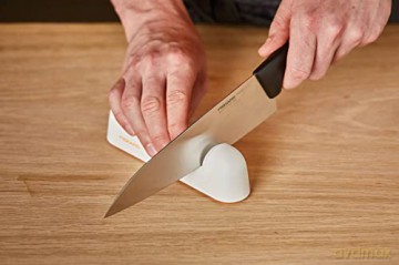 Fiskars - FunctionalForm Knife Sharpener - White