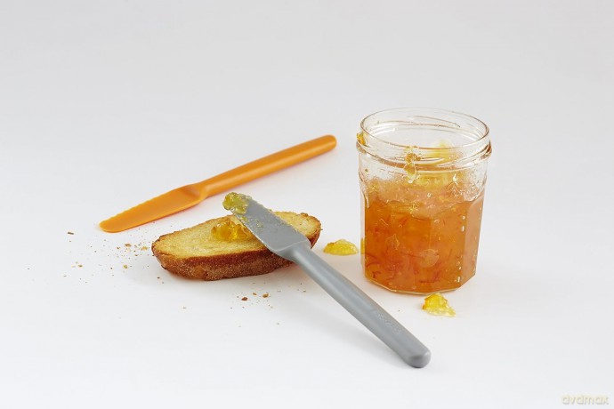 Fiskars - FunctionalForm Plastic Butter Knives - Set of 3 - Lightweight and Safe for Everyday Use
