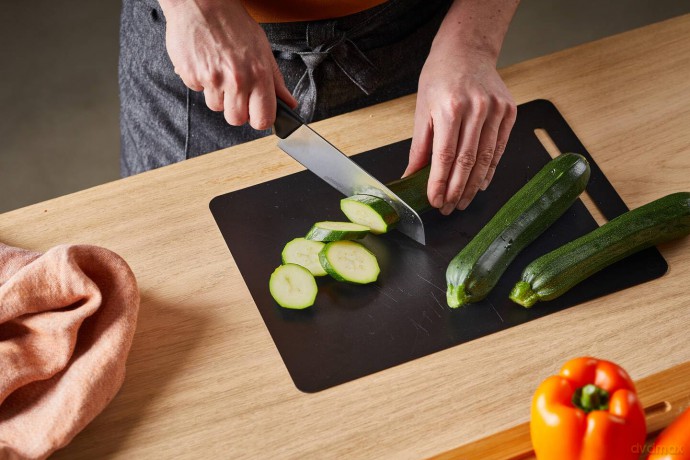 Fiskars - FunctionalForm Plastic Cutting Boards, Set of 3