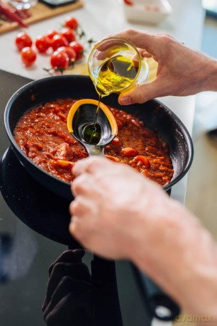 Fiskars - FunctionalForm Pot Spoon with Silicone - Gentle on Cookware