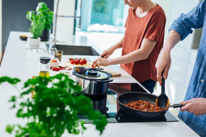 Fiskars - FunctionalForm Pot Spoon with Silicone - Gentle on Cookware