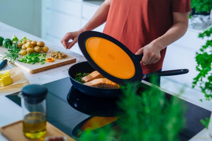 Fiskars - FunctionalForm Splash Lid - Prevents Splatter While Letting Steam Escape