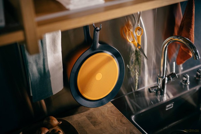 Fiskars - FunctionalForm Splash Lid - Prevents Splatter While Letting Steam Escape