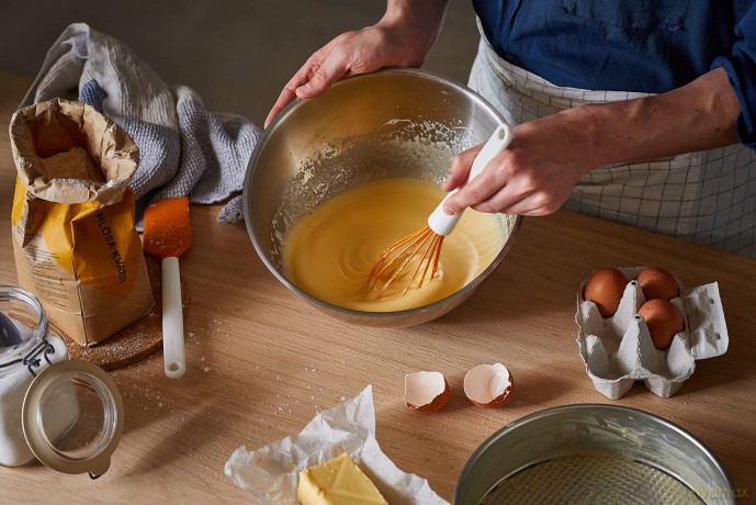 Fiskars - FunctionalForm Whisk 30 cm - Durable Stainless Steel for Perfect Mixing