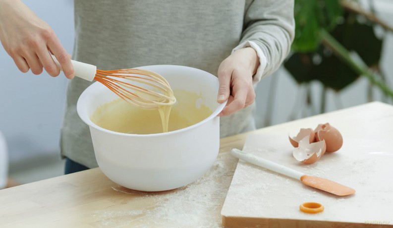 Fiskars - FunctionalForm Whisk 30 cm - Durable Stainless Steel for Perfect Mixing