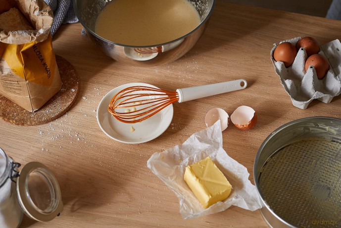 Fiskars - FunctionalForm Whisk 30 cm - Durable Stainless Steel for Perfect Mixing