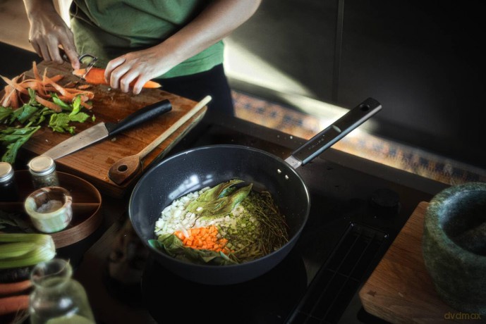 Fiskars - Hard Face Wok 28 cm, 4.5 L