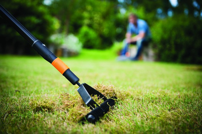 Fiskars - QuikFit Aerator Rake (Single Edge)