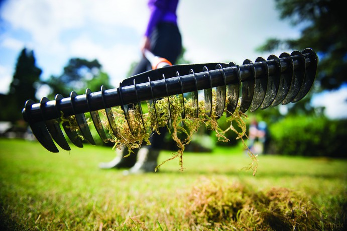 Fiskars - QuikFit Aerator Rake (Single Edge)
