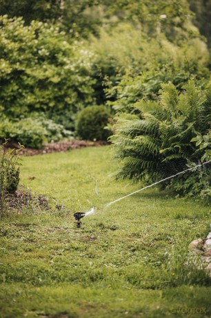 Zraszacz pulsacyjny Fiskars On/Off Pulsating Sprinkler - Spike base