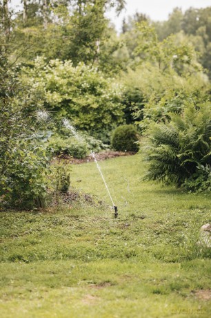 Zraszacz pulsacyjny Fiskars On/Off Pulsating Sprinkler - Spike base
