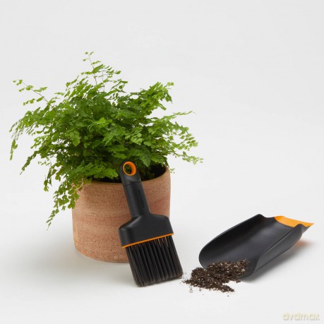 Fiskars Planting scoop and brush set