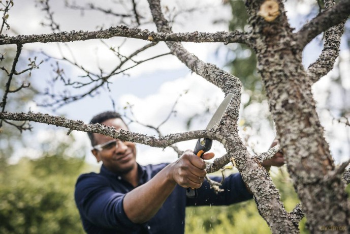 Fiskars Plus Folding Saw SW68