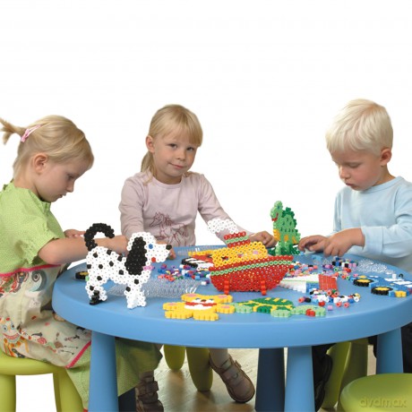 Hama - maxi beads Christmas 600pcs + plate 8206 in bucket (388749)