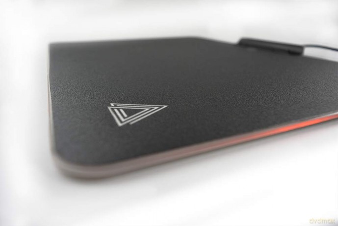 Lexip B5 Hard Gaming LED Mouse Pad