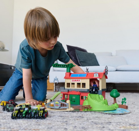 Majorette - Farmyard + 3 Vehicles (8503009000)
