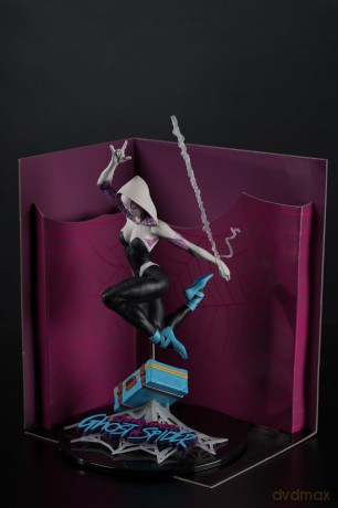 McFarlane Toys - Marvel Ghost-Spider Collectible with Scene (The Amazing Spider-Man #1) [FIGURKA]