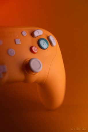 Retro-Fighters - BattlerGC 2.4G Controller - Orange