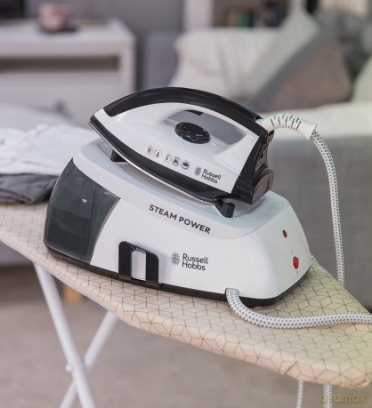 Russell Hobbs - Steam Power Iron Generator - Black