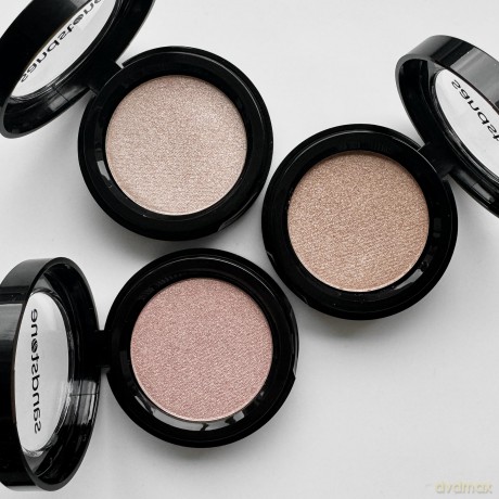 Sandstone Highlighter 530 Golden Champagne