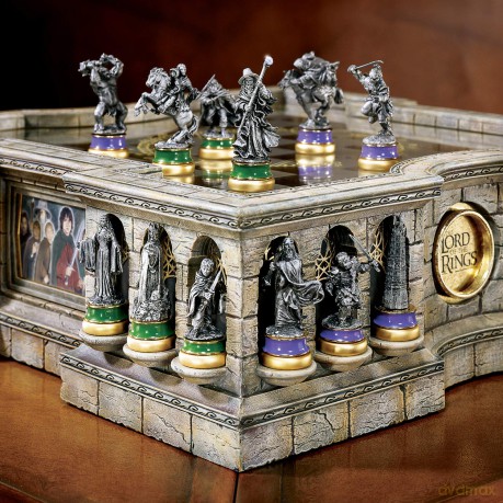 The Lord of the Rings - Collector's Chess Set