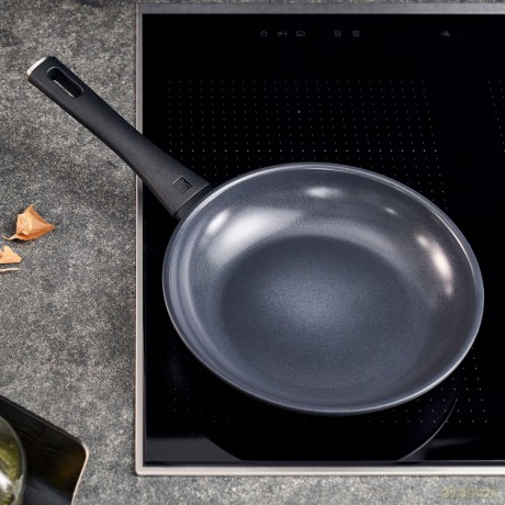 Zwilling - Madura Plus Ceramic Fry Pan - Sort - 20 cm