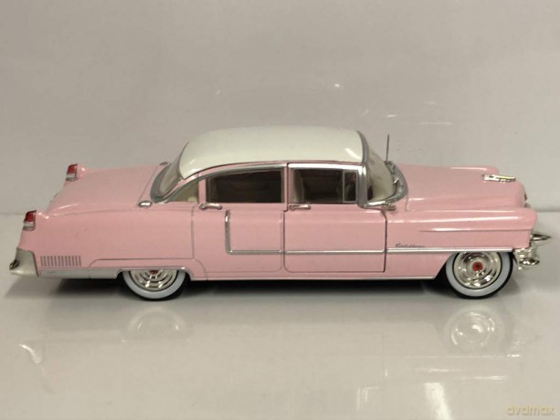 Greenlight Collectibles - 1/24 Elvis Presley - 1955 Pink Cadillac Fleetwood