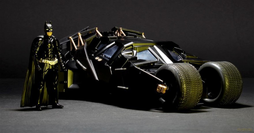 Jada - Batman The Dark Knight Batmobile 1:24 Die-Cast w/figure