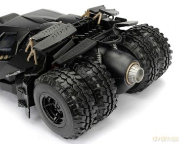Jada - Batman The Dark Knight Batmobile 1:24 Die-Cast w/figure