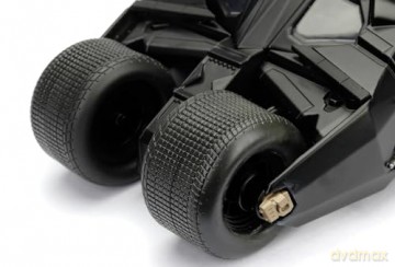 Jada - Batman The Dark Knight Batmobile 1:24 Die-Cast w/figure
