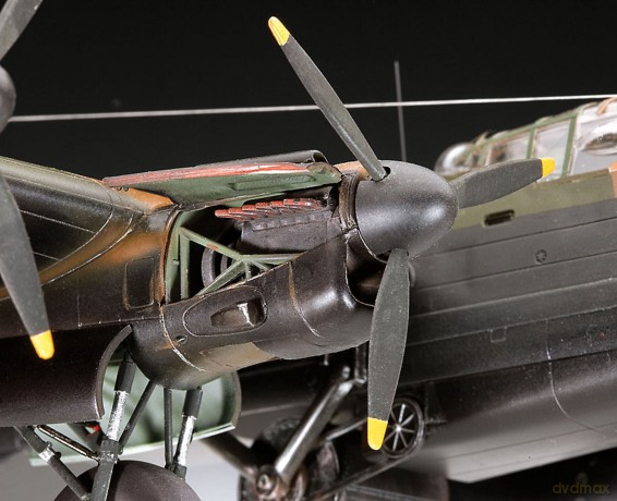 REVELL - Model Set Avro Lancaster B.III "Dambusters" 1:72